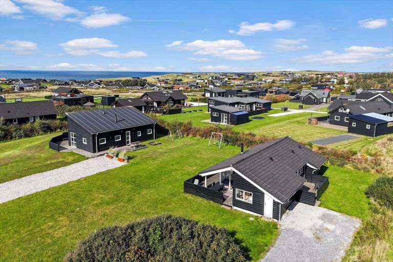 Child-friendly house with sauna, hot tub & terrace | Dogs allowed — photo 2