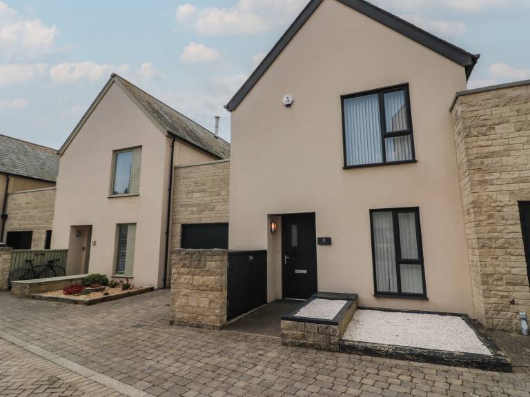 Cottage with terrace & yard | Beach view in Weymouth