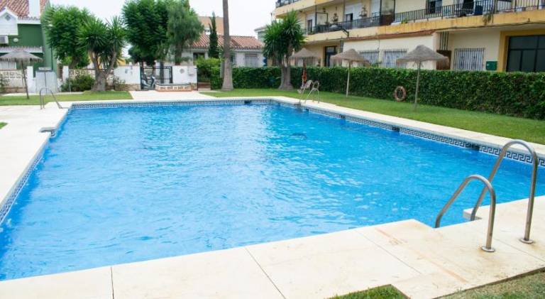 Holiday apartment with pool — photo 2