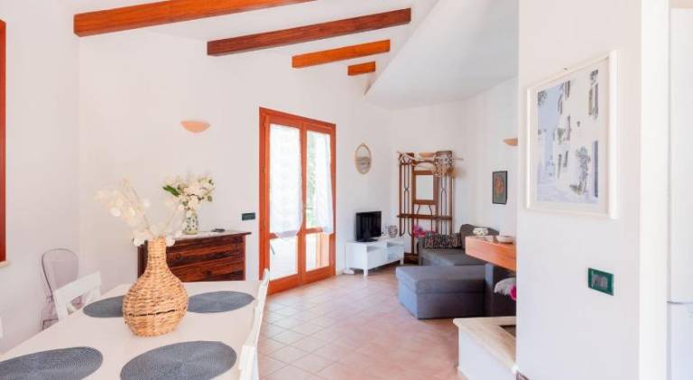 Villa with pool & hot tub | Pets allowed — photo 2