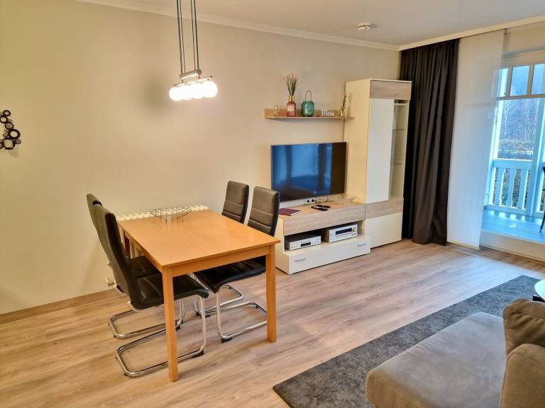 Komfortplus Ferienwohnung mit 1 Schlafzimmer und Balkon im Obergeschoss — photo 2
