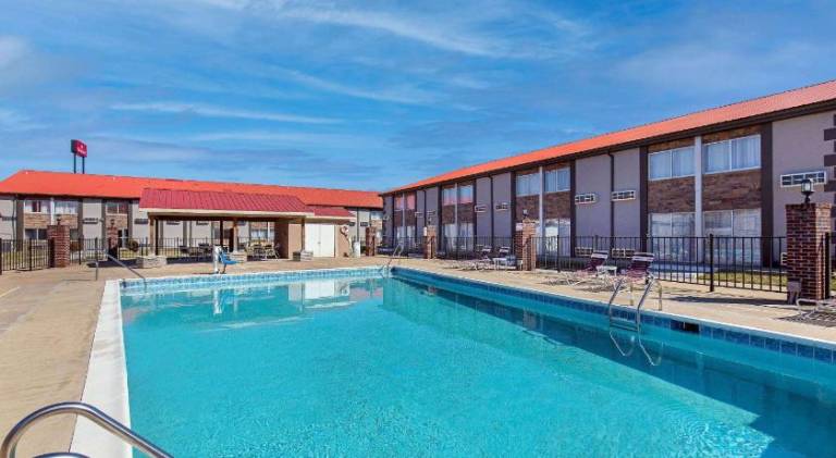 Ramada by Wyndham Bowling Green — photo 4