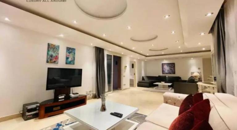 Apartment with pool — photo 2