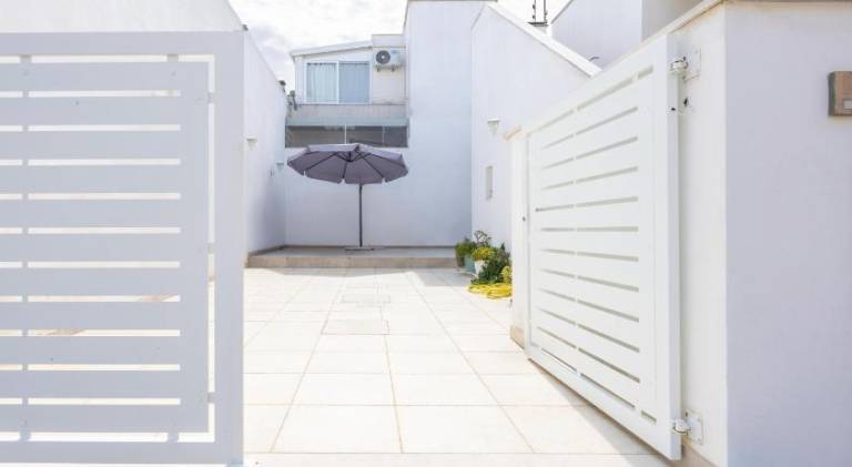 Rental apartment with patio & garden — photo 4