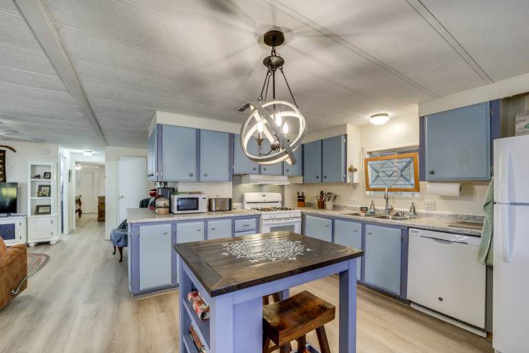 Near Hiking & Wineries: Charming Camp Verde Home! — photo 2