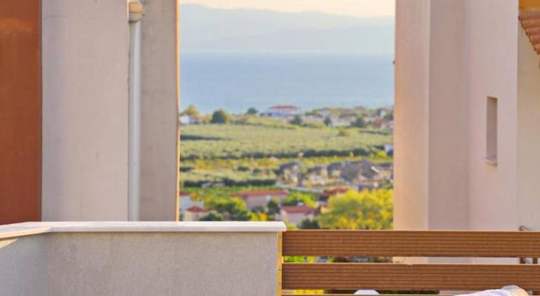 Fully equipped big villa with terrace, hot tub & private pool | Perfect for remote work | Pets allowed — photo 4
