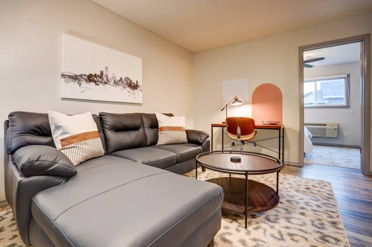 Children-friendly charming apartment | Pet-friendly in Milwaukee, WI