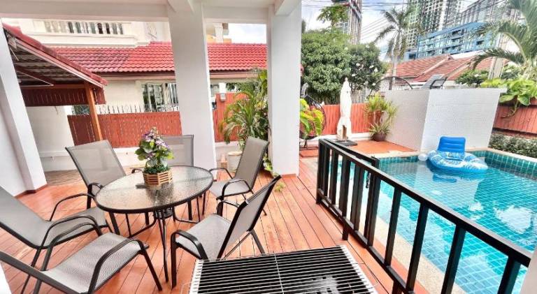Beautiful villa with pool & jacuzzi | Close to the beach | Pets are welcome — photo 4