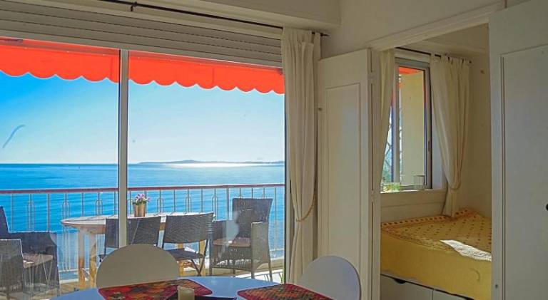 Holiday apartment with terrace — photo 2