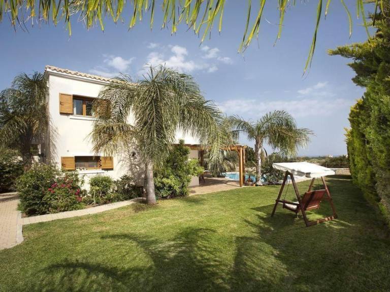 Fully equipped wonderful vacation home with grill, private pool & terrace | Pet-friendly — photo 3