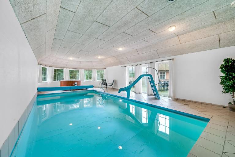 Child-friendly house with jacuzzi, pool & sauna | Pet-friendly — photo 3