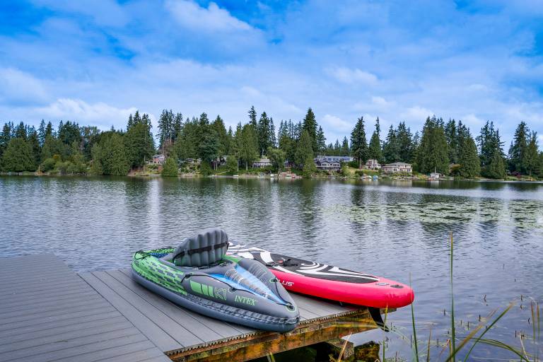 Lakefront Lynnwood Home w Balconies & Shared Dock