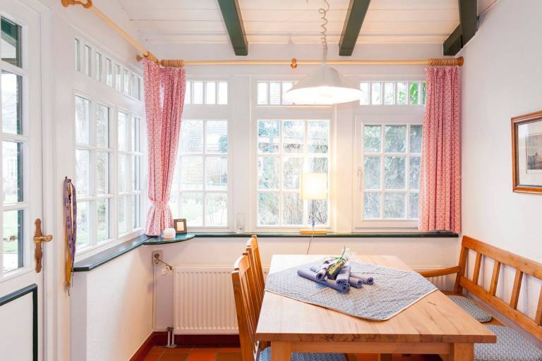 Denkmalgeschütztes altes Insulanerhaus mit besonderem Flair. Hier kann man gemütlich mit Familie & Hund seinen Urlaub genießen ☀ — photo 2