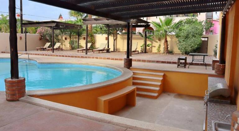 Apartment with patio, garden & barbeque in Cabo San Lucas