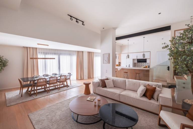 VESTA Luxury APT 3BR La Mirada