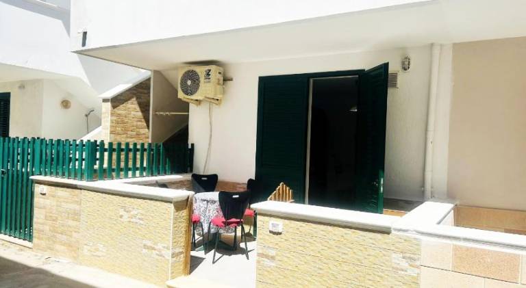 House with 2 rooms for 6 persons in Salve