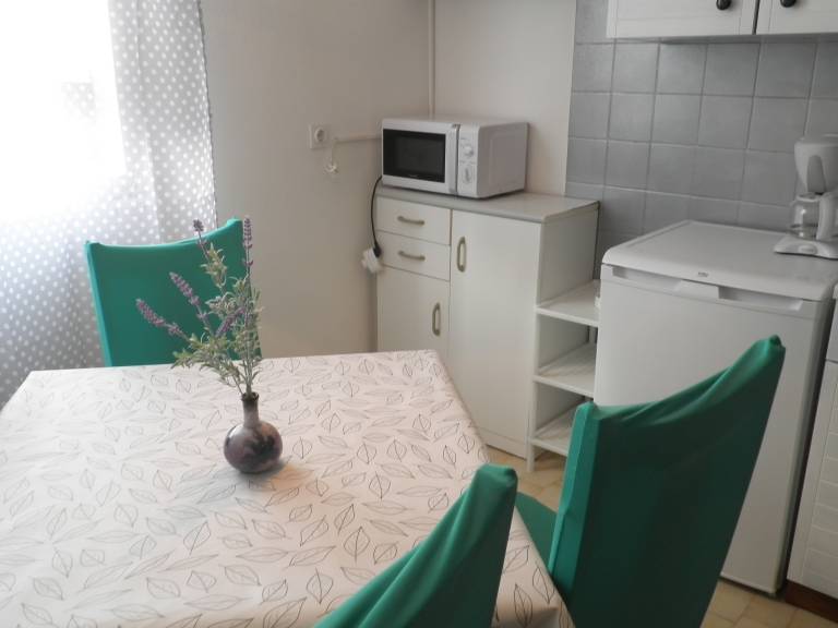 Two bedroom apartment with terrace and sea view Supetarska Draga - Donja, Rab (A-15423-a) — photo 3