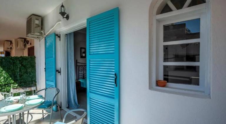 Rental apartment with terrace & grill in Sithonia