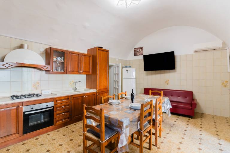 Apartment 'Gabriele Salento' with Private Terrace, Wi-Fi and Air Conditioning — photo 2