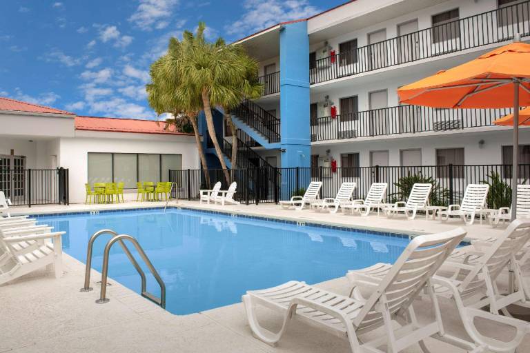 Quality Inn Atlantic Beach-Mayo Clinic Jax Area — photo 2
