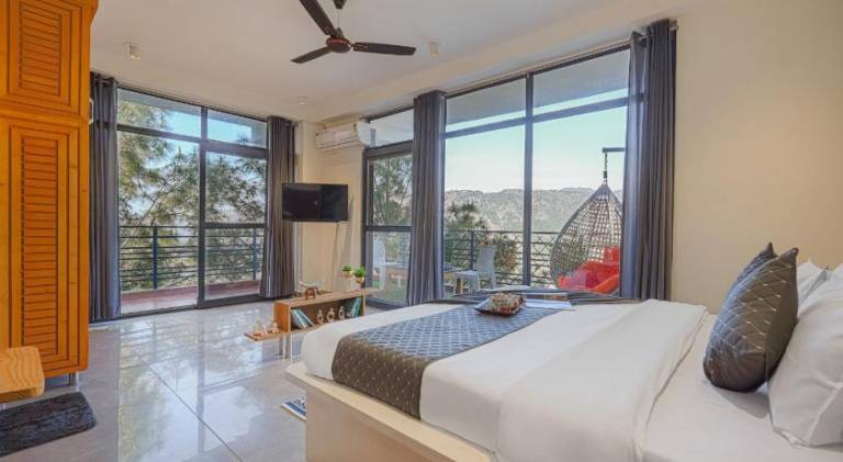 Kasauli Hill Crest Luxury 2 BHK Valley View — photo 2