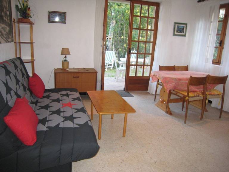 Ground Floor Villa with Terrace, Garden, and Parking in Super Cavalaire — photo 3