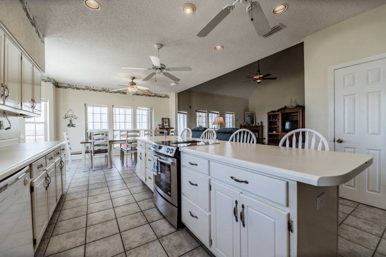 Relaxation - 2926 Bienville Bl — photo 5