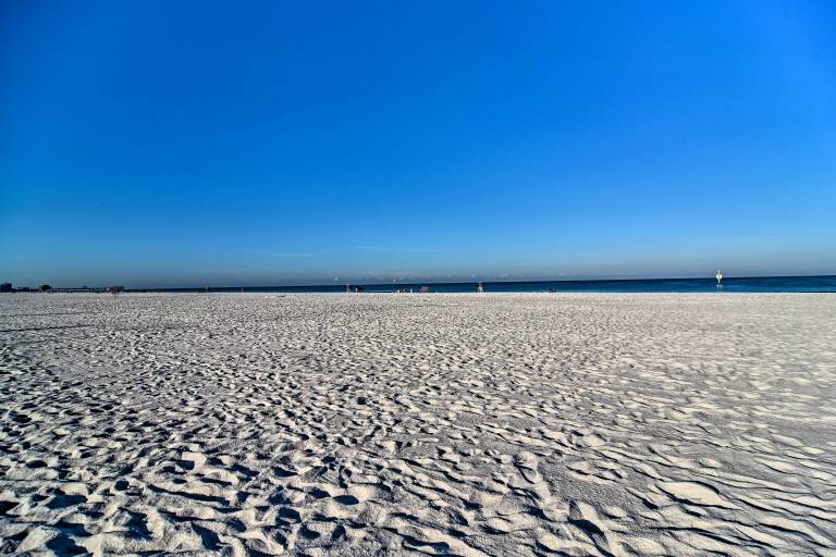 Coastal Sea Side Townhome Walk to Beach