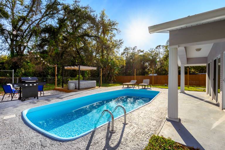 Spacious Brandon Home Hot Tub Pool & Game Room
