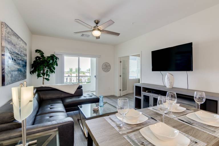 Condo with heated pool & jacuzzi | Mountain view — photo 2