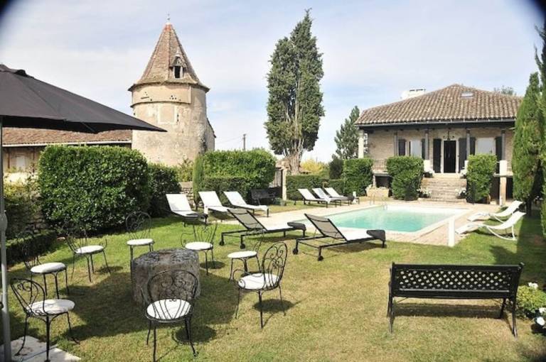 Holiday Home 'Le Manoir Danglars' with Private Pool, Private Garden and Wi-Fi in Montauban