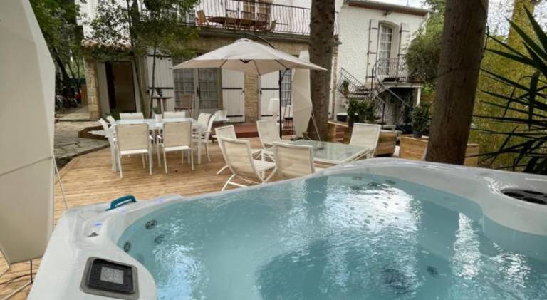Villa with BBQ, yard & jacuzzi in Montpellier