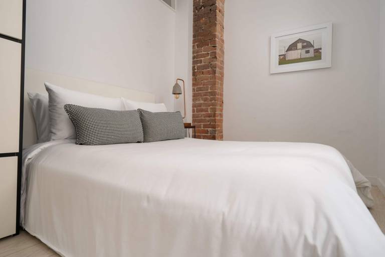 Apartment Golden Square Mile