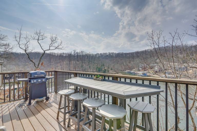 Resort Villa on Lake of the Ozarks! Family Fun Hub — photo 2