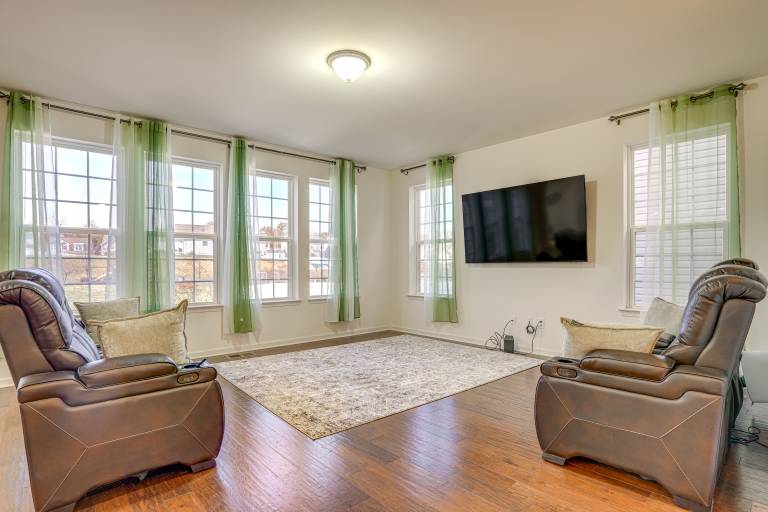 Centrally Located Home in Fredericksburg! — photo 4