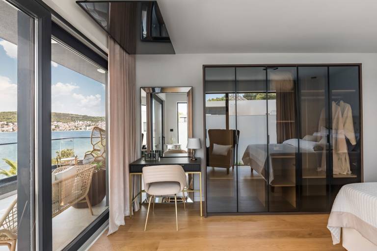 Luxury Seafront Villa Destiny Ciovo with 2 Pools — photo 5
