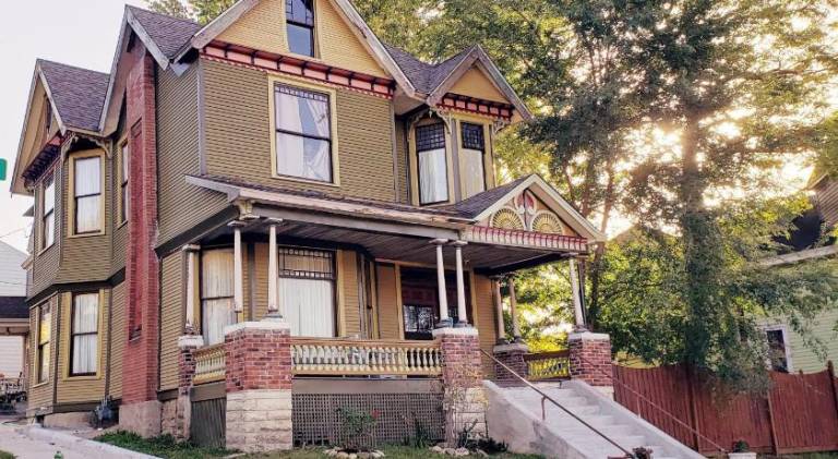 House with pool | Pets are welcome in Hannibal, MO