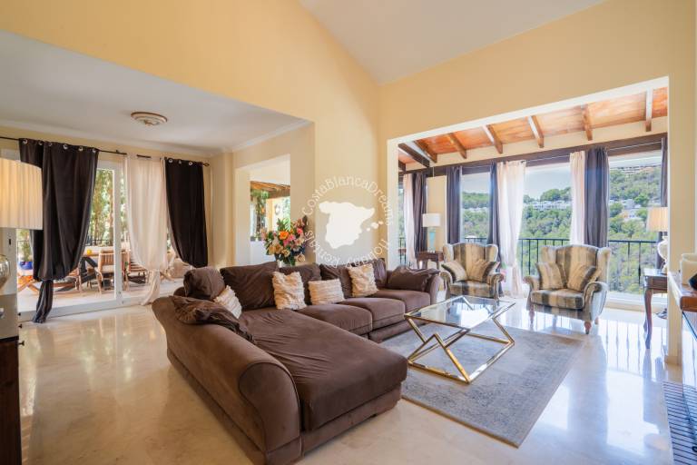 Fully equipped beautiful villa with terrace, BBQ & pool | Pets allowed — photo 2