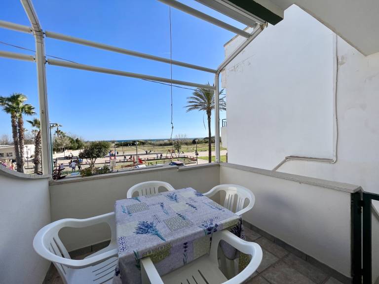 Children-friendly apartment with terrace, BBQ & yard | Panoramic view | Next to the beach | Pets are welcome — photo 4