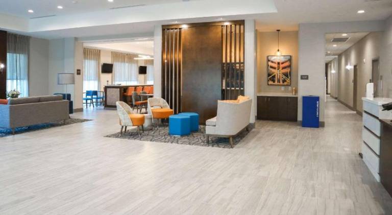 Comfort Suites Gainesville Near University — photo 4