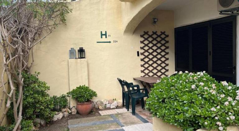 Holiday apartment with patio, barbeque & garden in Portimão