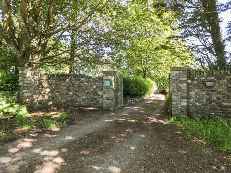 Culdrose Manor — photo 2