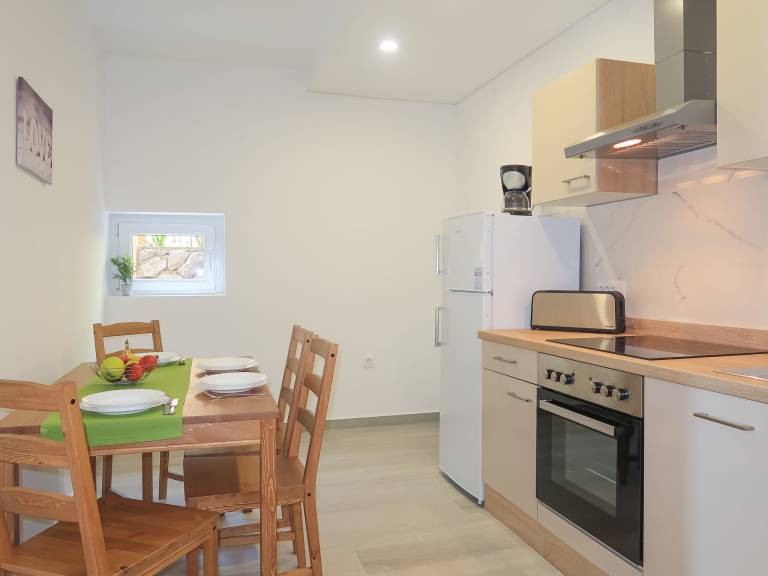 Charming rental apartment with garden, patio & barbeque | Dogs allowed — photo 5