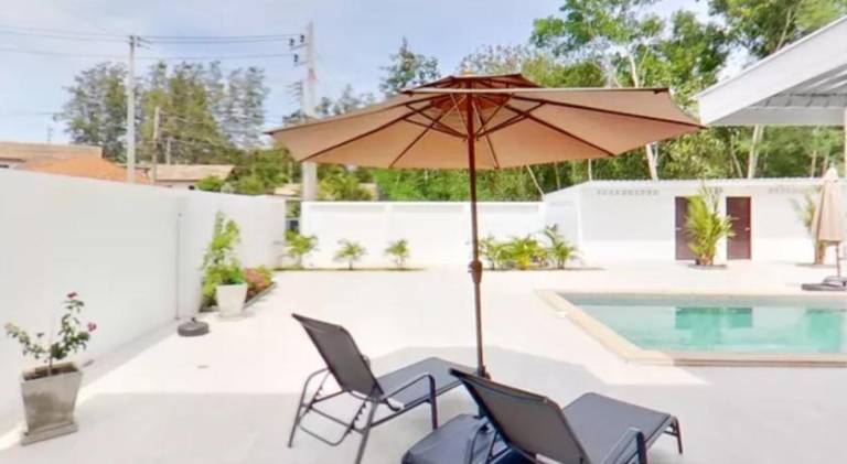 Apartment with private pool, barbecue & terrace — photo 5