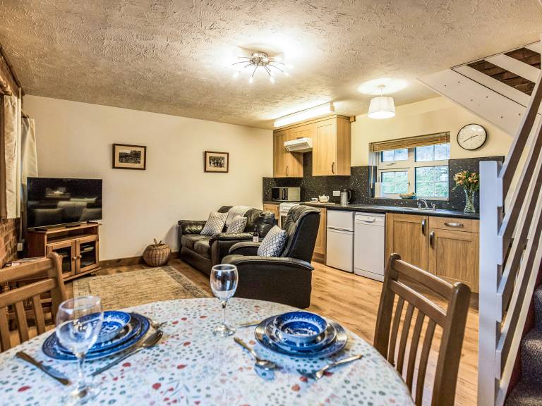 Family-oriented cottage with yard | Pet-friendly — photo 5