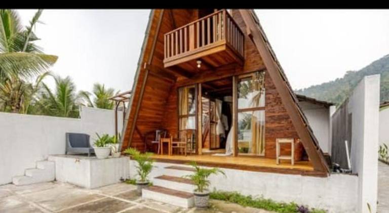 150 m&sup2; Villa