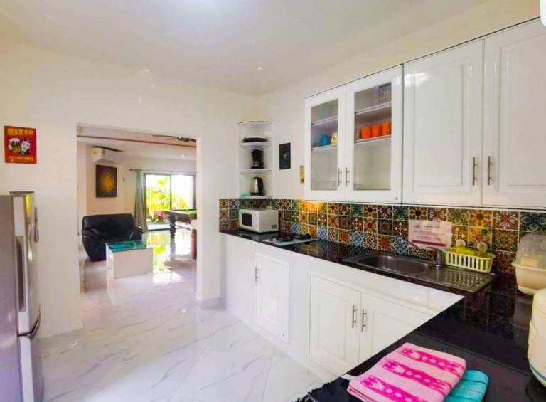 Lovely villa with yard, barbecue & pool | Next to Big Buddha | Good for workation | Pets are welcome — photo 3