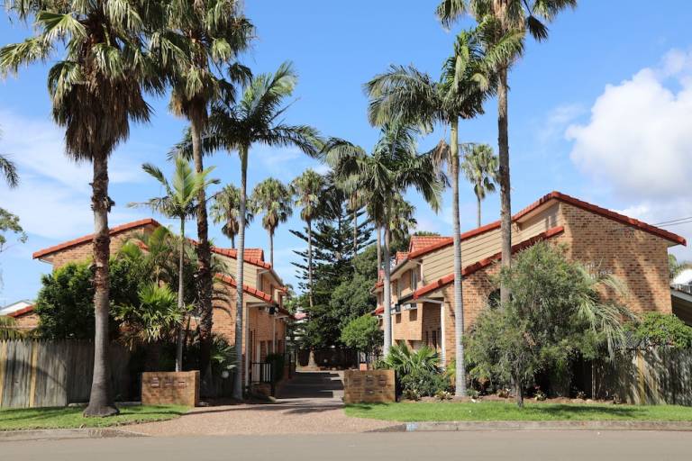 House  Thirroul