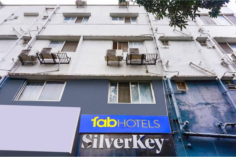 FabHotel Silver Key I Nr Aga Kha Palace