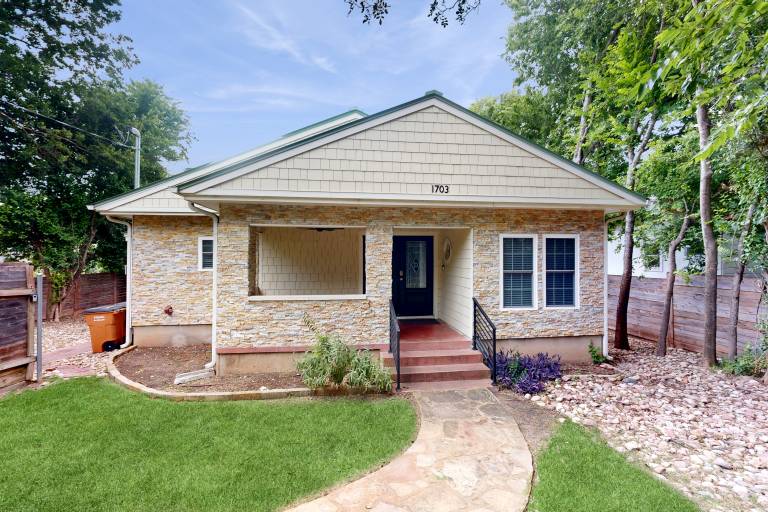 Hus  Central East Austin